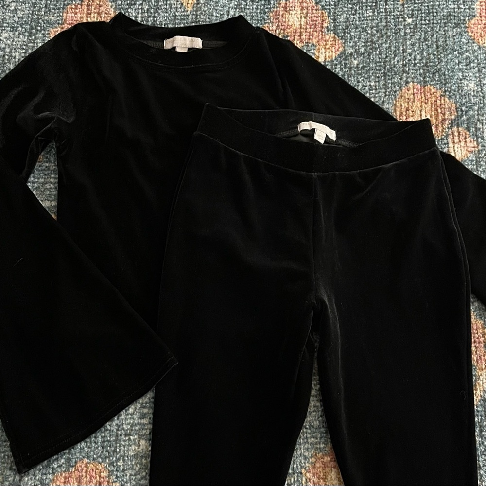 Chelsea & Violet Girls Velvet Bell Set